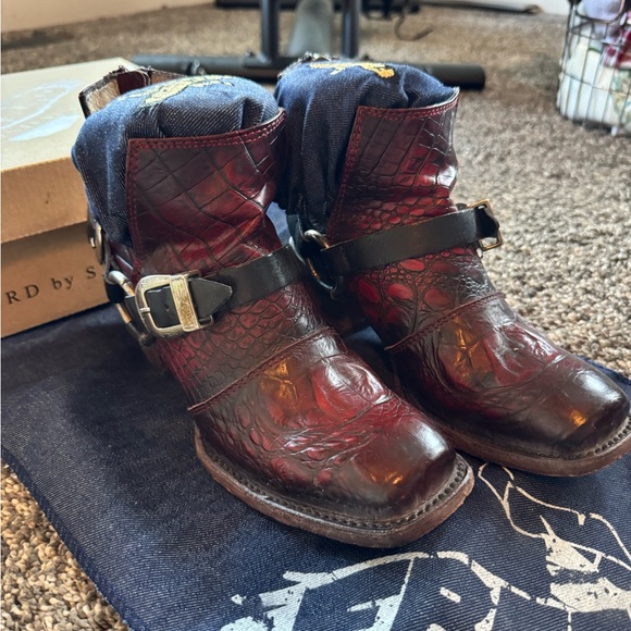 Freebird Truce Red Crocodile Pattern Leather Boots - Picture 3 of 13